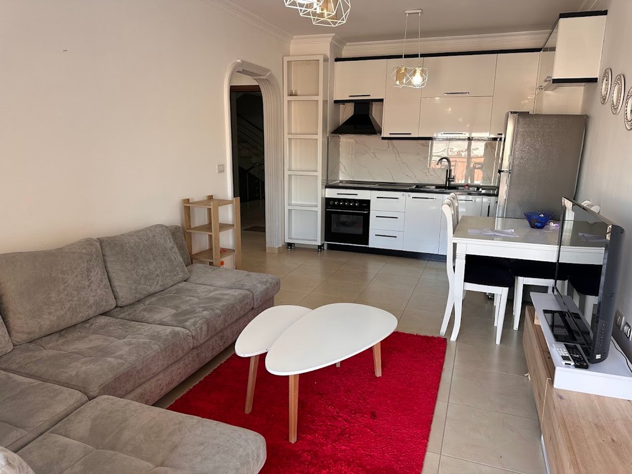 PER QIRA APARTAMENT 1+1 TEK FUSHA E ALI DEMIT !