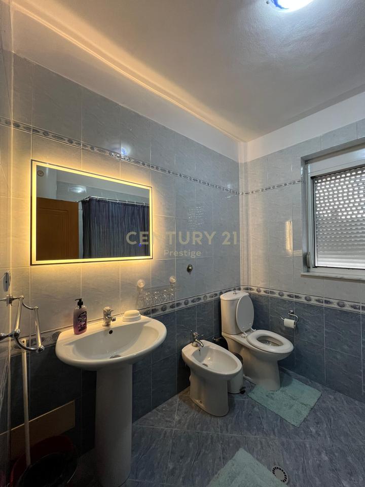 APARTAMENT 2+1 ME QIRA, PRANE AMBASADES AMERIKANE, TIRANE!