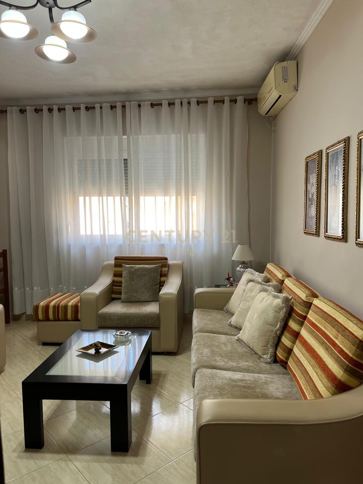 APARTAMENT 2+1 ME QIRA, PRANE AMBASADES AMERIKANE, TIRANE!