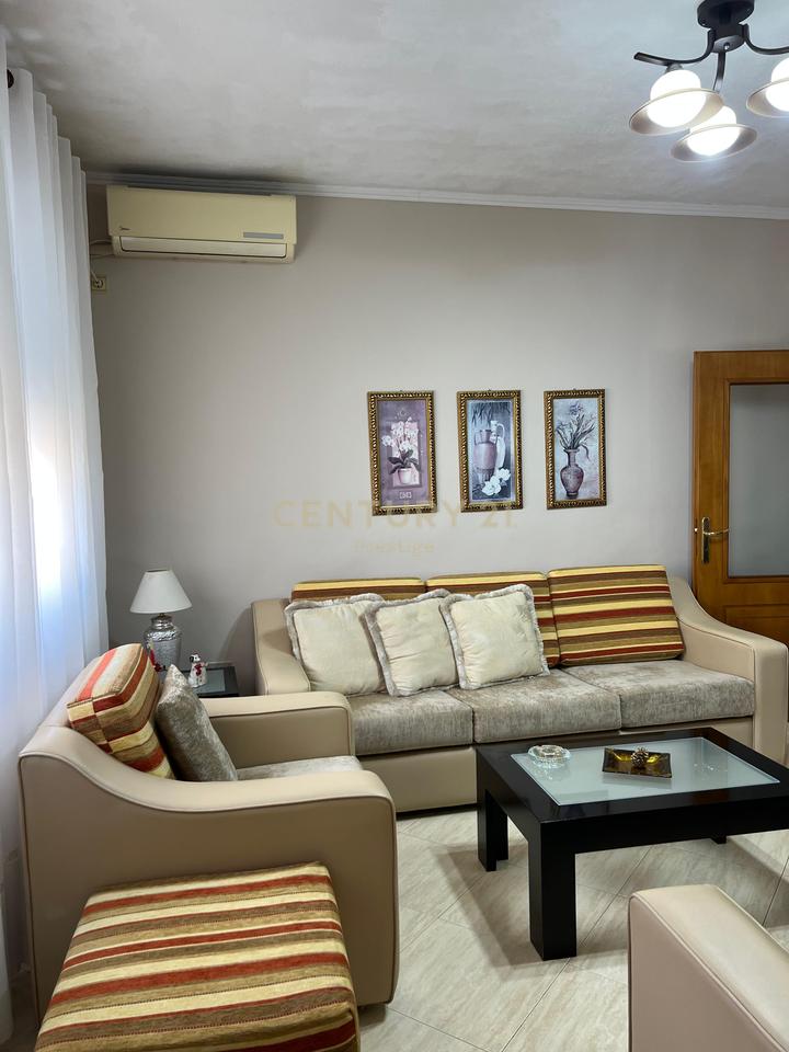 APARTAMENT 2+1 ME QIRA, PRANE AMBASADES AMERIKANE, TIRANE!