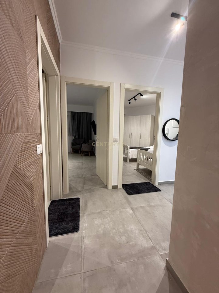 JEPET ME QIRA APARTAMENT 2+1 TE "PORCELANOSA" VLORE