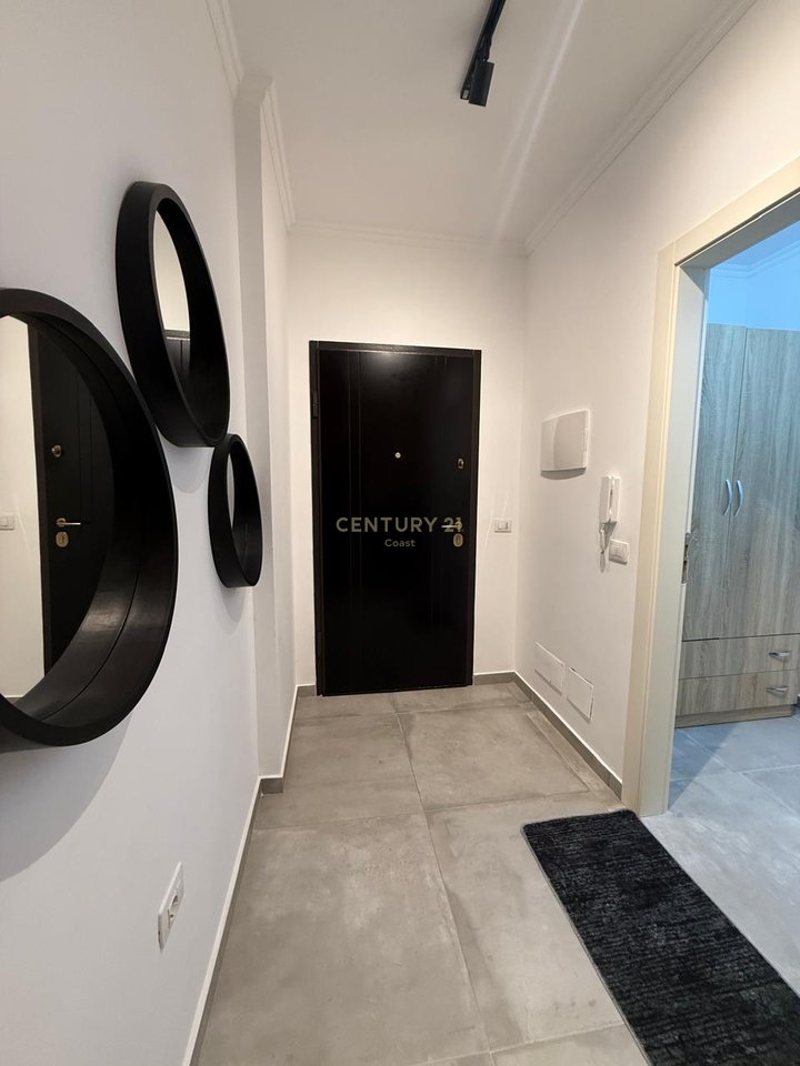 JEPET ME QIRA APARTAMENT 2+1 TE "PORCELANOSA" VLORE