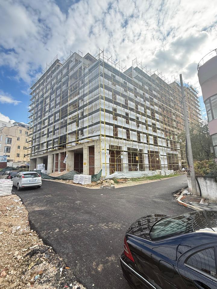 Appartamento 2+1+2 in vendita nella zona di Ali Demi (ex carcere femminile). EverGreen Residence!!!