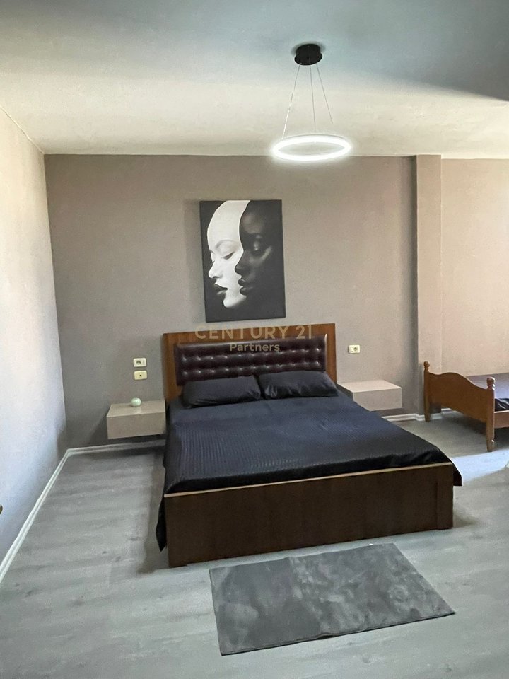 APPARTAMENTO 2+1 NEL CENTRO DI VLORE!