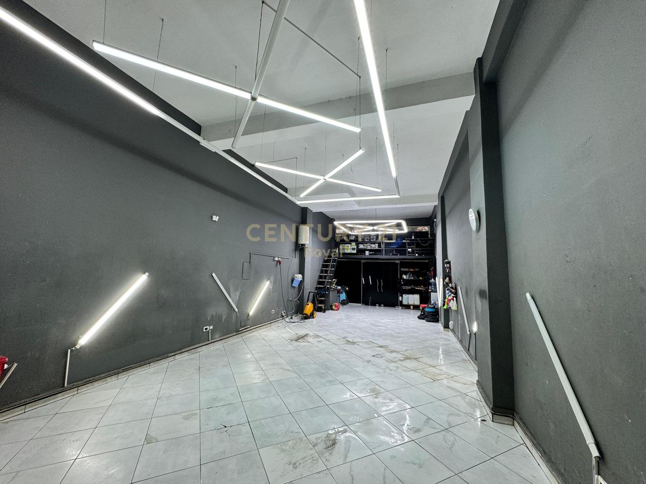 SHITET AMBIENT KOMERCIAL DHE BIZNESI NE ZONEN E ASTIRIT