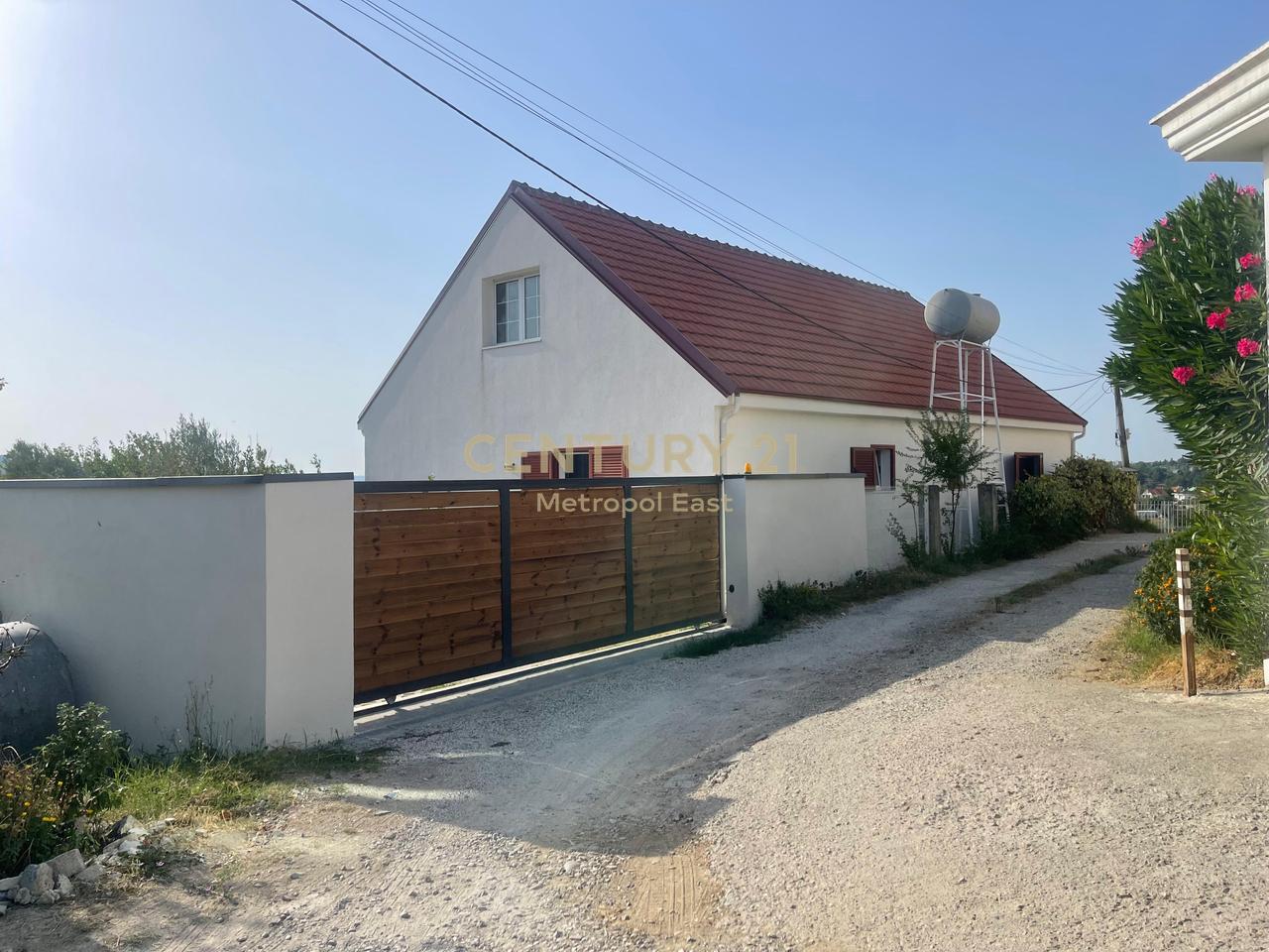 UNIQUE VILLA FOR SALE IN THE FARKA AREA