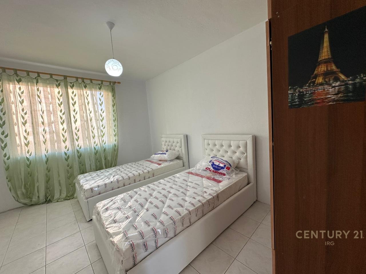 Apartament me qera prane Gjimnazit Besnik Sykja!