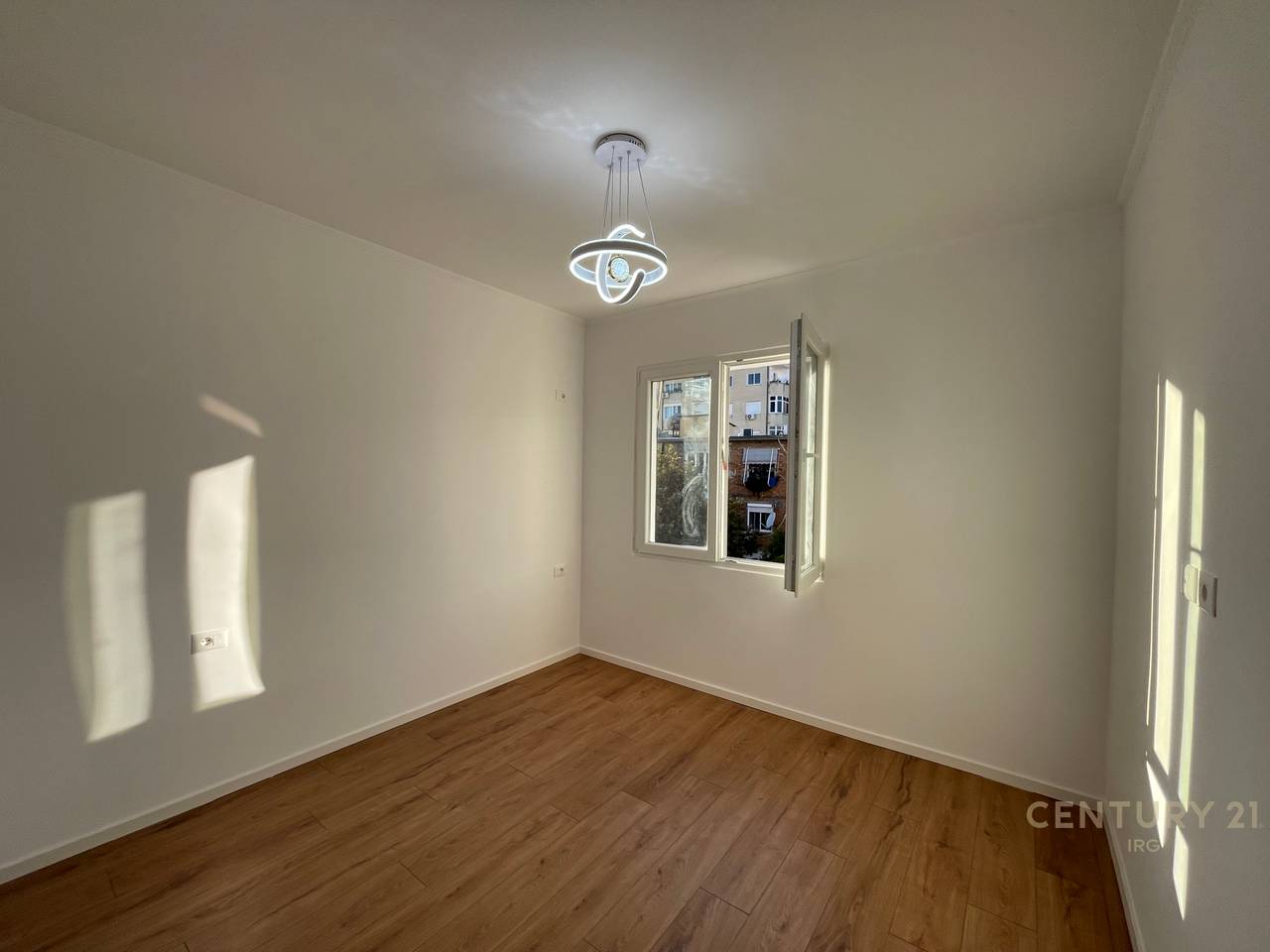 APPARTAMENTO 2+1 IN VENDITA IN VIA MINE PEZA!