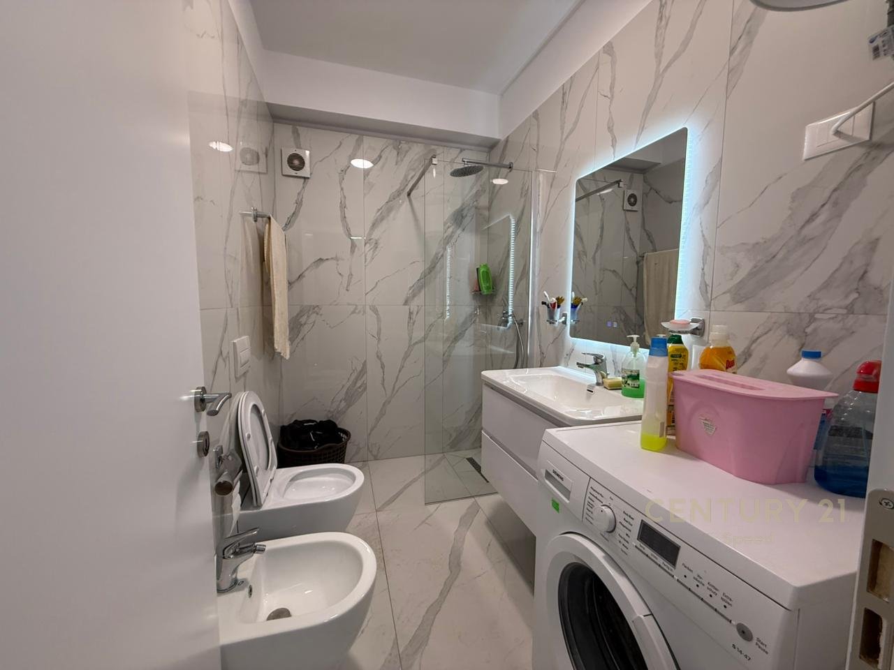 Apartament 2+1+2  për shitje në Astir!!