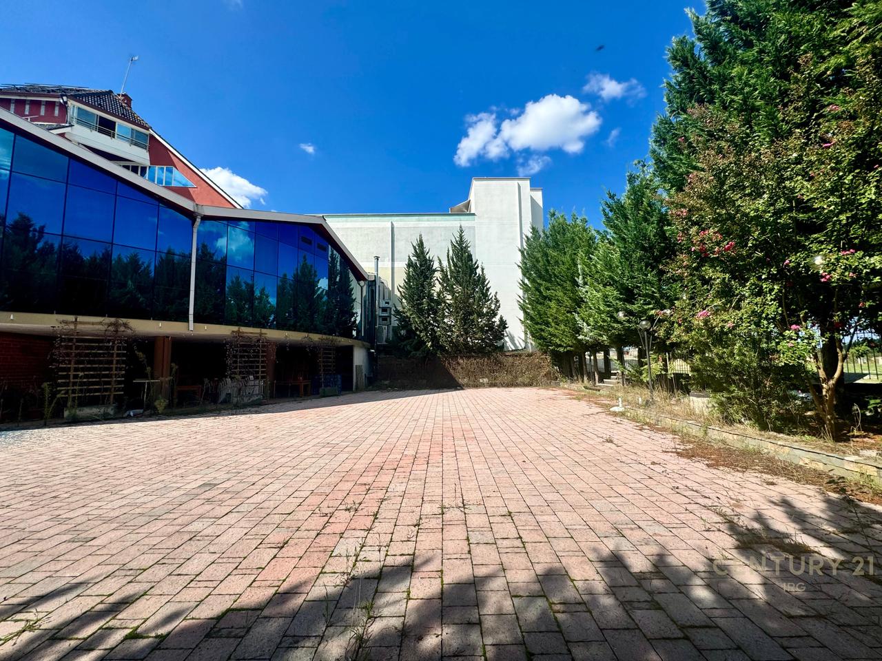 Ekskluzive ! HOTEL-Bar-Restorant per shitje ne Peze !