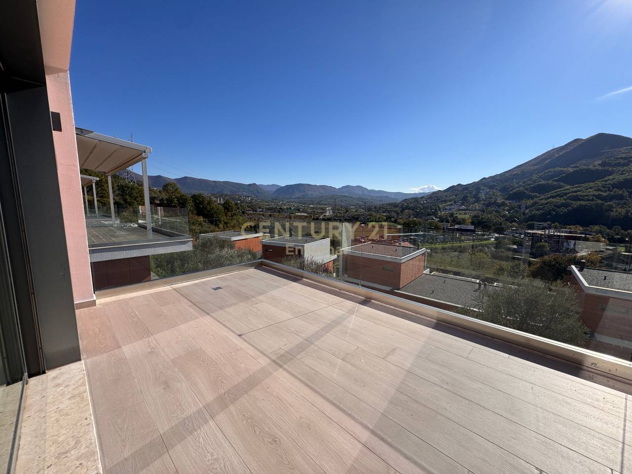 Villa 3 - four-story for rent in the 'Olive Grove' complex, Mullet, 5 minutes away from TEG