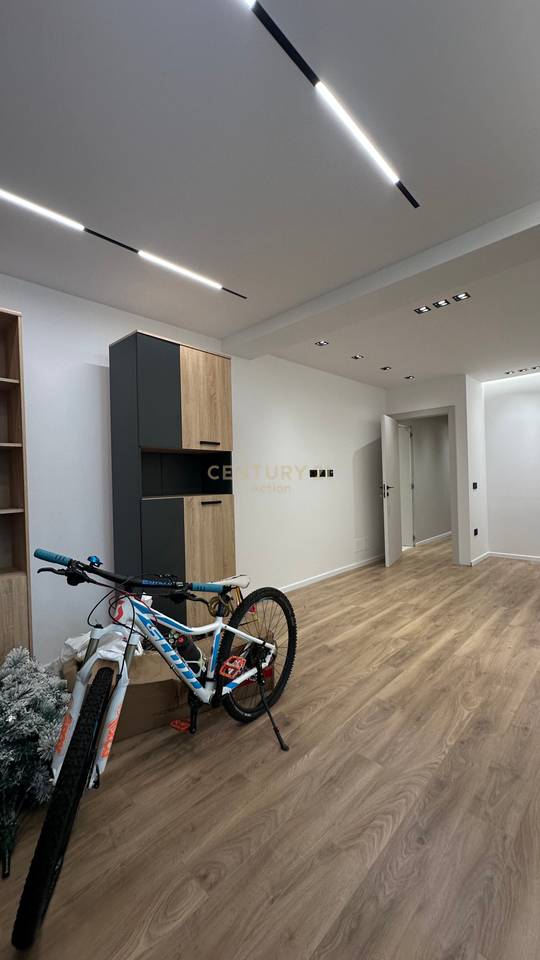 Ufficio moderno in affitto presso l'hotel "Radisson" Lago Secco.