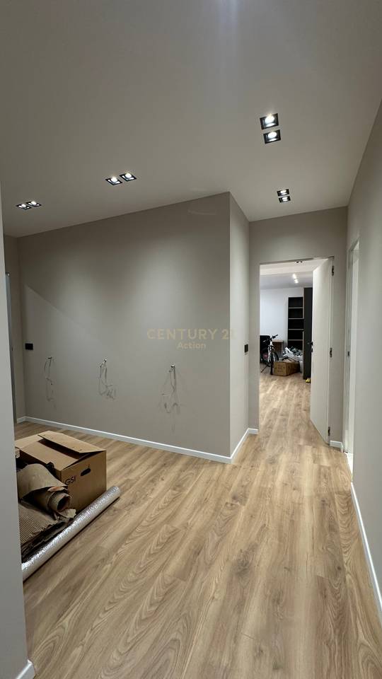 Ufficio moderno in affitto presso l'hotel "Radisson" Lago Secco.