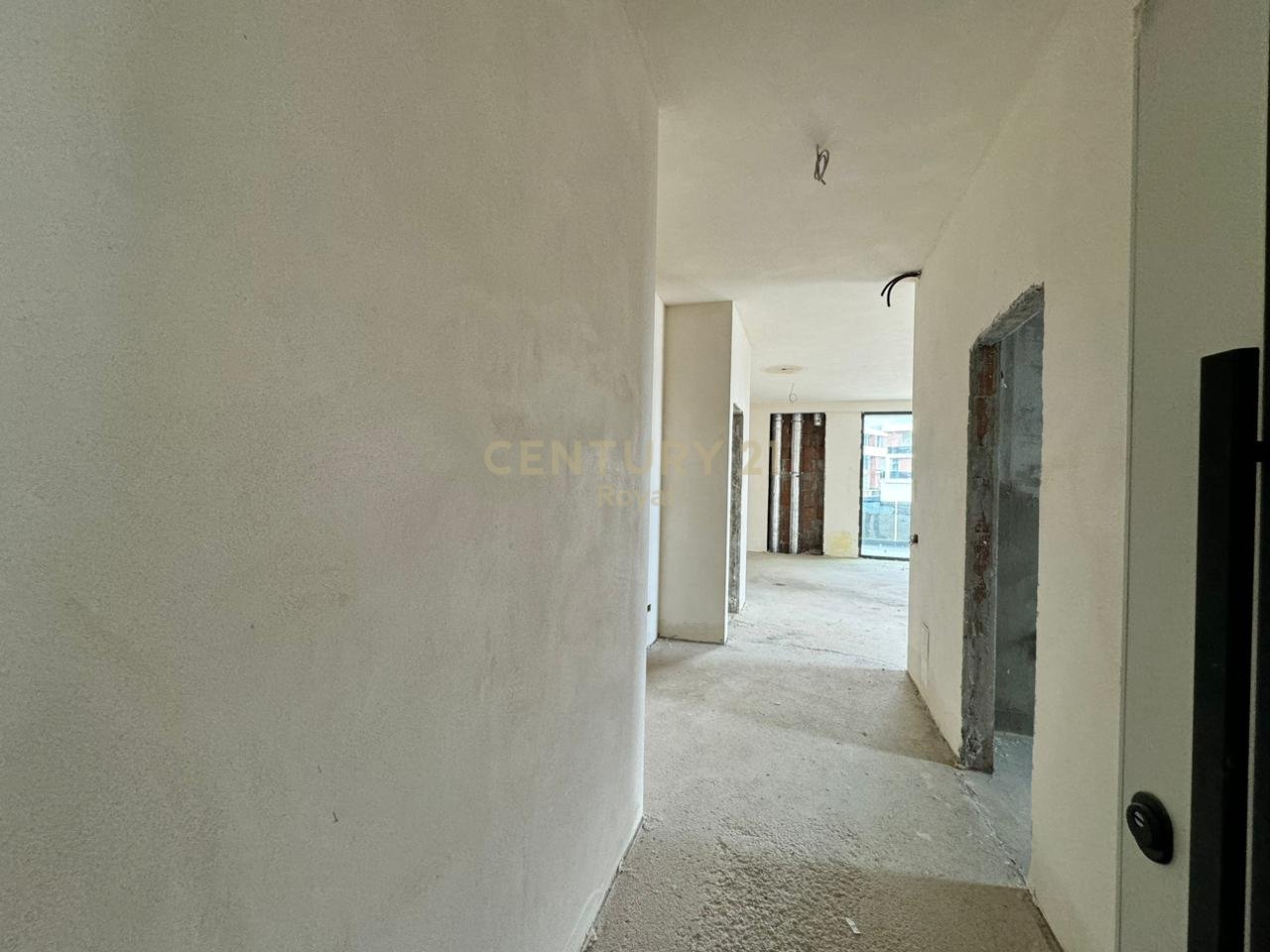 Appartamento 2+1+2 in vendita a Mjull - Bathore presso la Residenza TULIPAN, Tirana