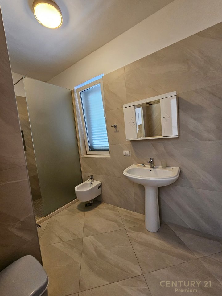 Apartment 3+1+2 for rent, large veranda + 2 parking spaces, Dry Lake!!