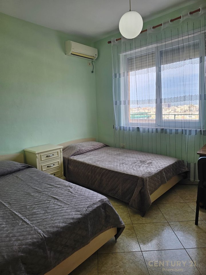 Apartment 3+1+2 for rent, large veranda + 2 parking spaces, Dry Lake!!