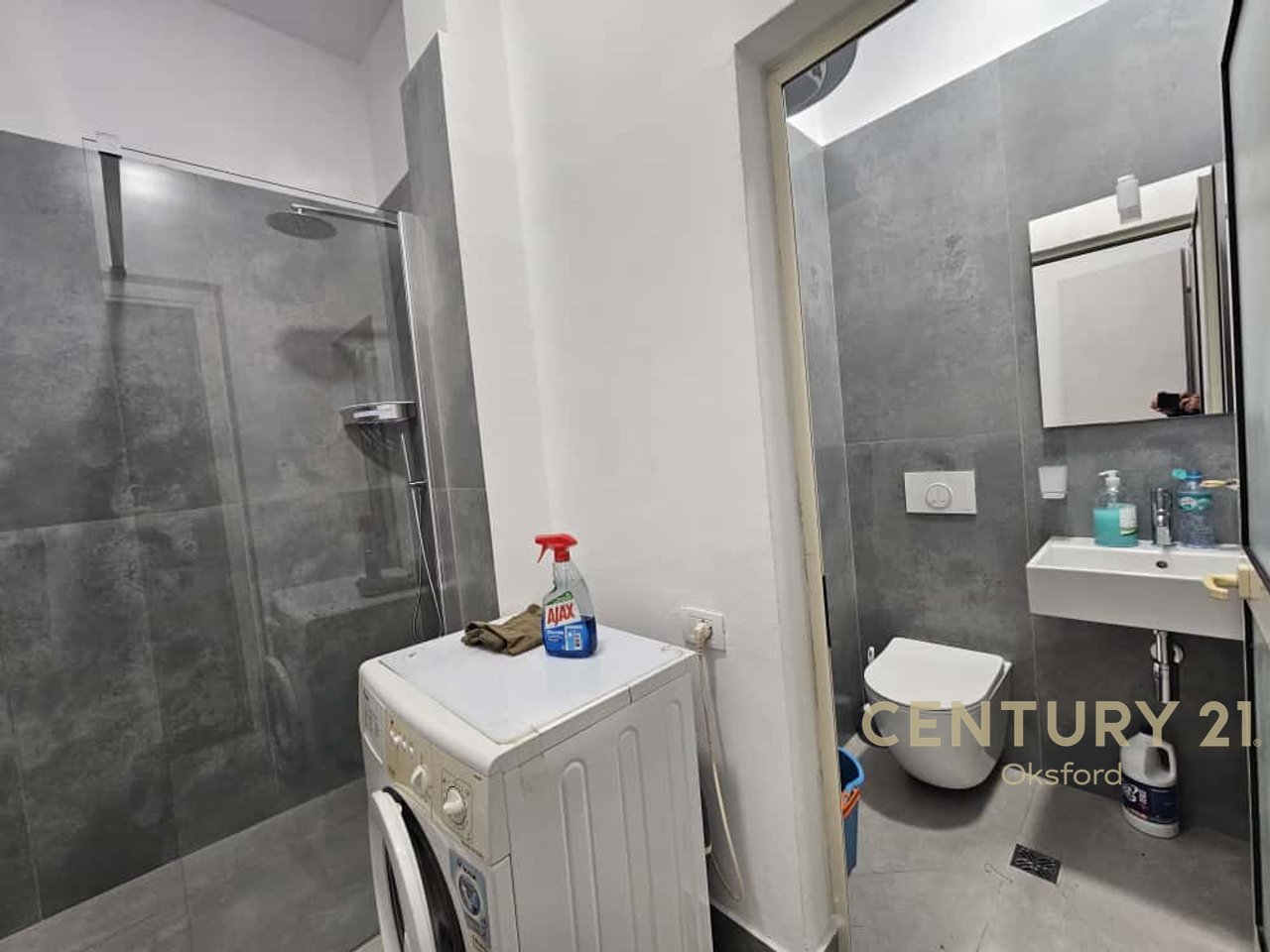 Apartament-studio Me Qira në Selvia, Tiranë