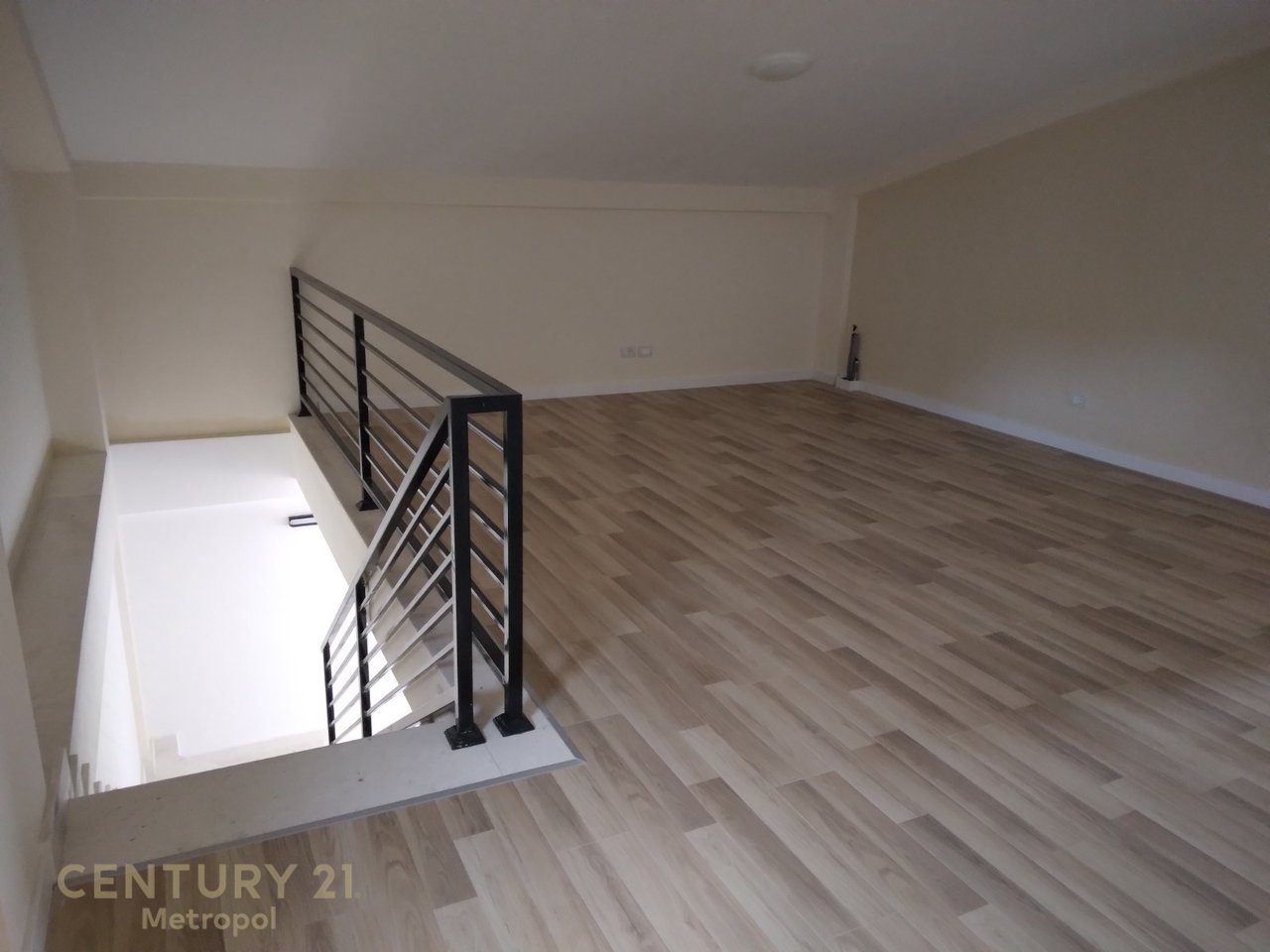 Vilë Për Shitje në Farkë