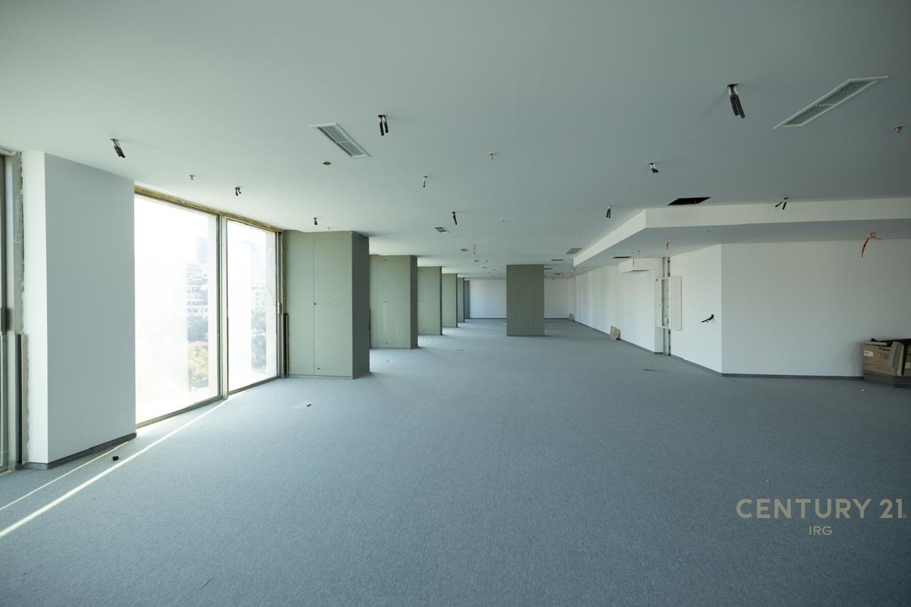 ZYRE ME QIRA TEK DOWNTOWN ONE TIRANA!!