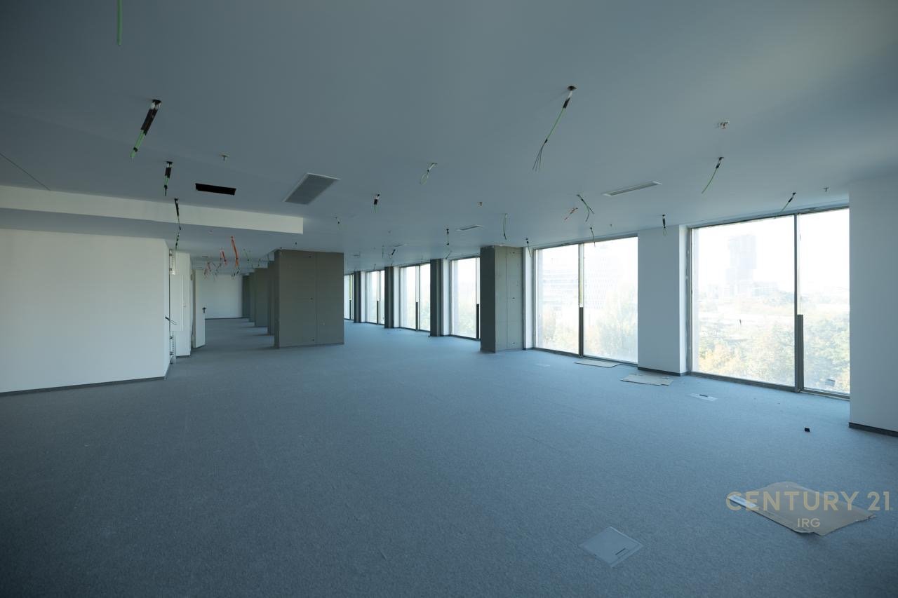 ZYRE ME QIRA TEK DOWNTOWN ONE TIRANA!!