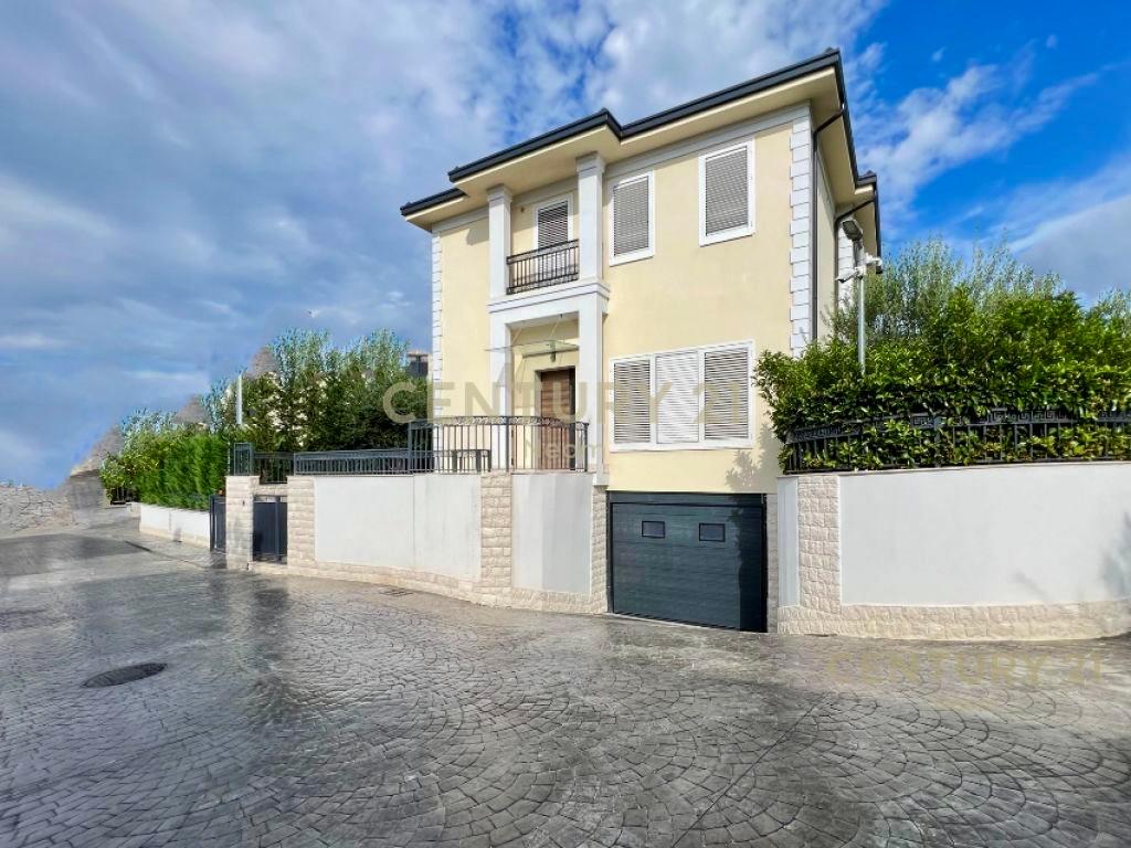 SHESIM, INDIVIDUAL PREMIUM VILLA with YARD, DRY LAKE‼️