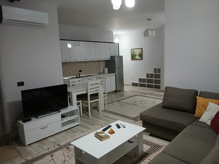 APARTAMENT 2+1 PER QIRA NE QENDER TE TIRANES!