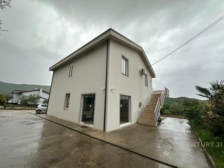 JEPET ME QIRA SHTEPI 2-KATESHE NE FSHATIN DAIAS!