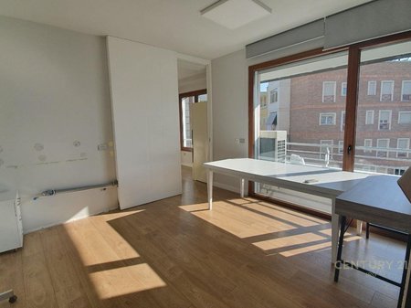 UFFICIO IN AFFITTO A HILTON, VICINO A DELIJORGIT!