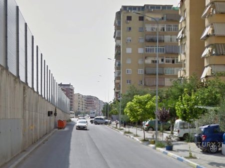 Biznes në Shitje – Qendër Argëtimi për Fëmijë në Zemër të Komunës së Parisit, Tiranë