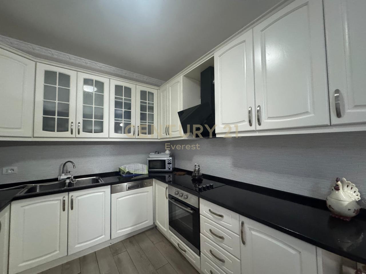 KOMPLEKSI USLUGA, SHESIM APARTAMENT 2+1+2