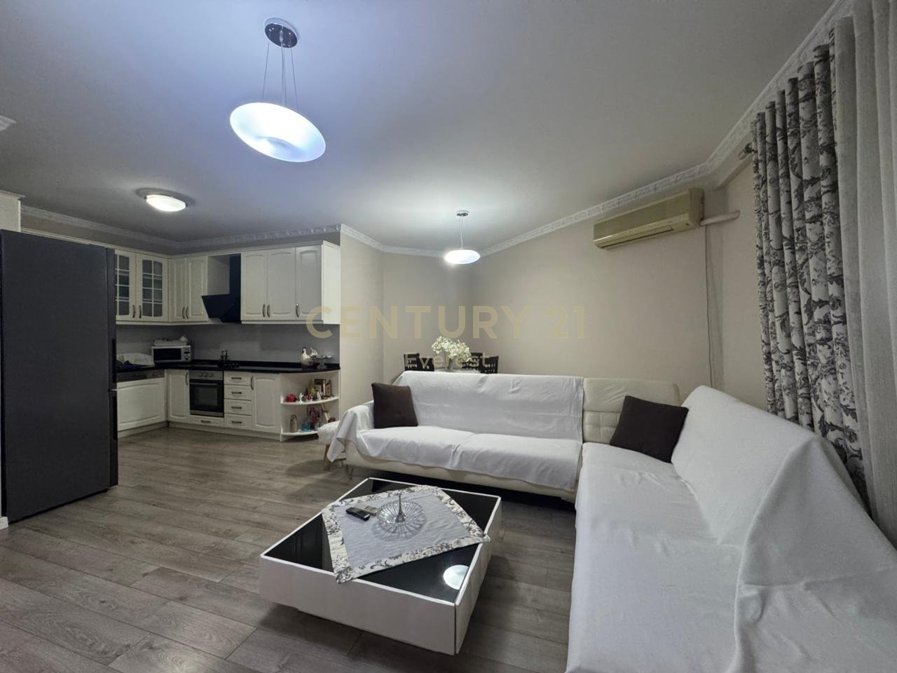 KOMPLEKSI USLUGA, SHESIM APARTAMENT 2+1+2
