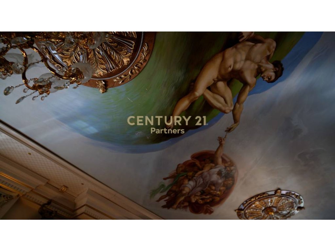 VILLA ESCLUSIVA SU 4 PIANI IN VENDITA