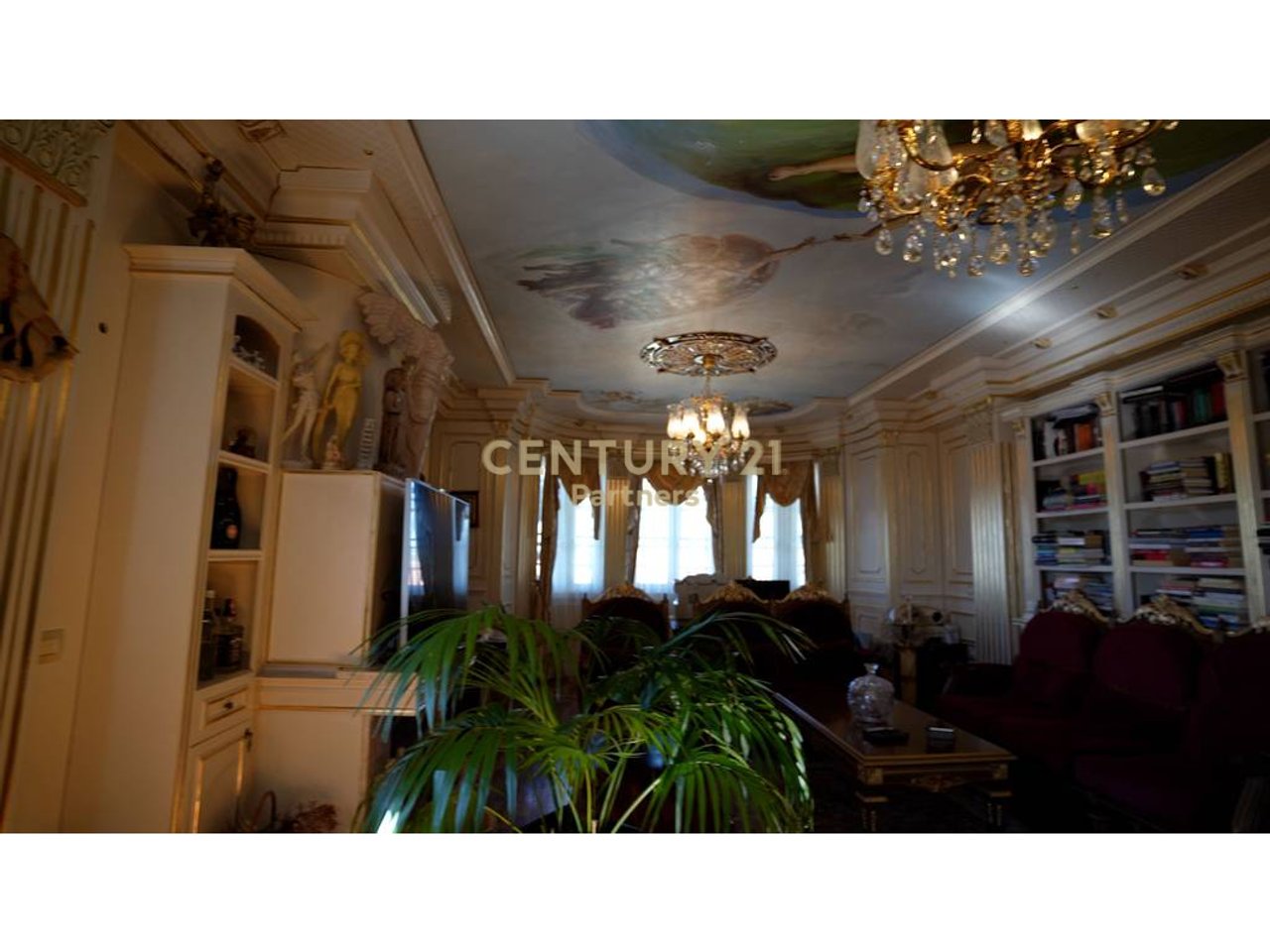 VILLA ESCLUSIVA SU 4 PIANI IN VENDITA