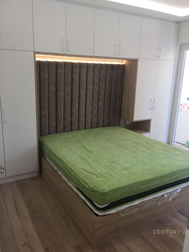 Appartamento 1+1 a Komuna e Parisit