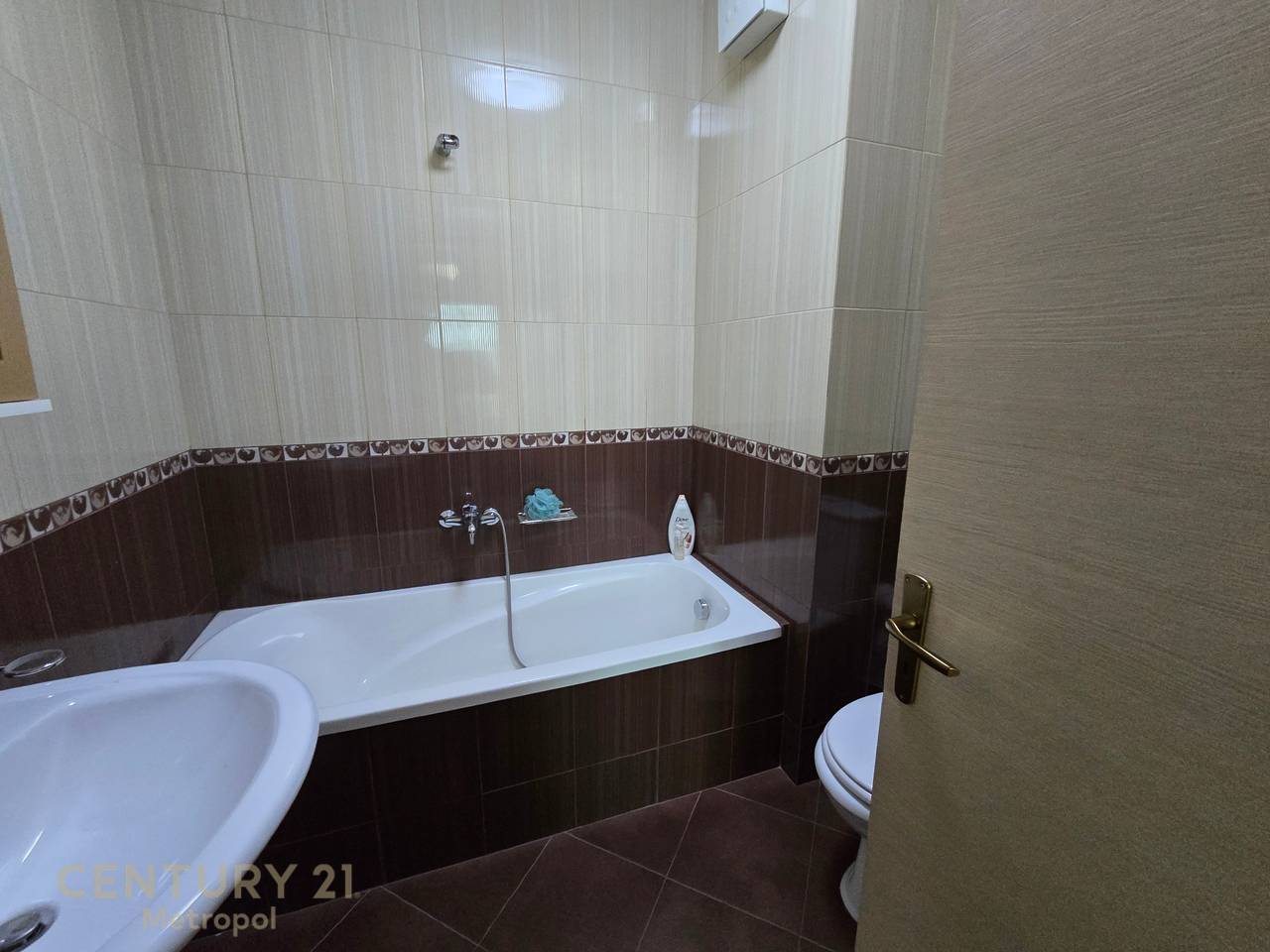 Apartment 2+1+2+garage for rent on Jordan Misja street!