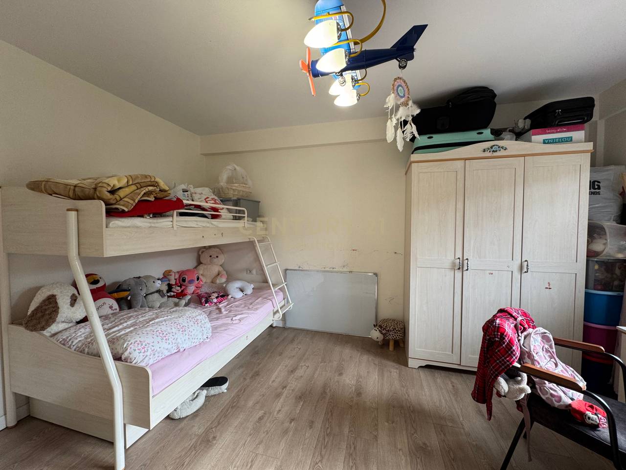 SHESIM 2+1 PRANE XHAMISE TE KOPSHTI BOTANIK