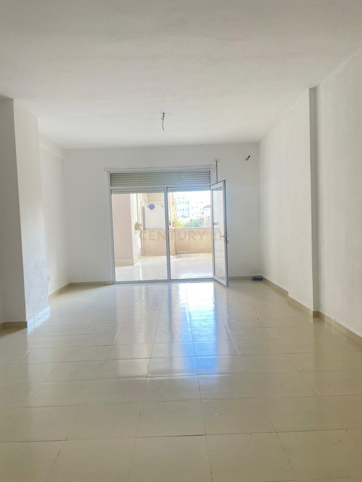 2+2 Apartment For Sale in Ish-URT, Durrës - €133,000 | 140 m²