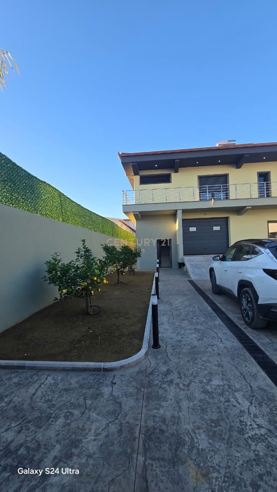 SHITET SUPER VILE ISH KENETA, DURRES 325M2 !