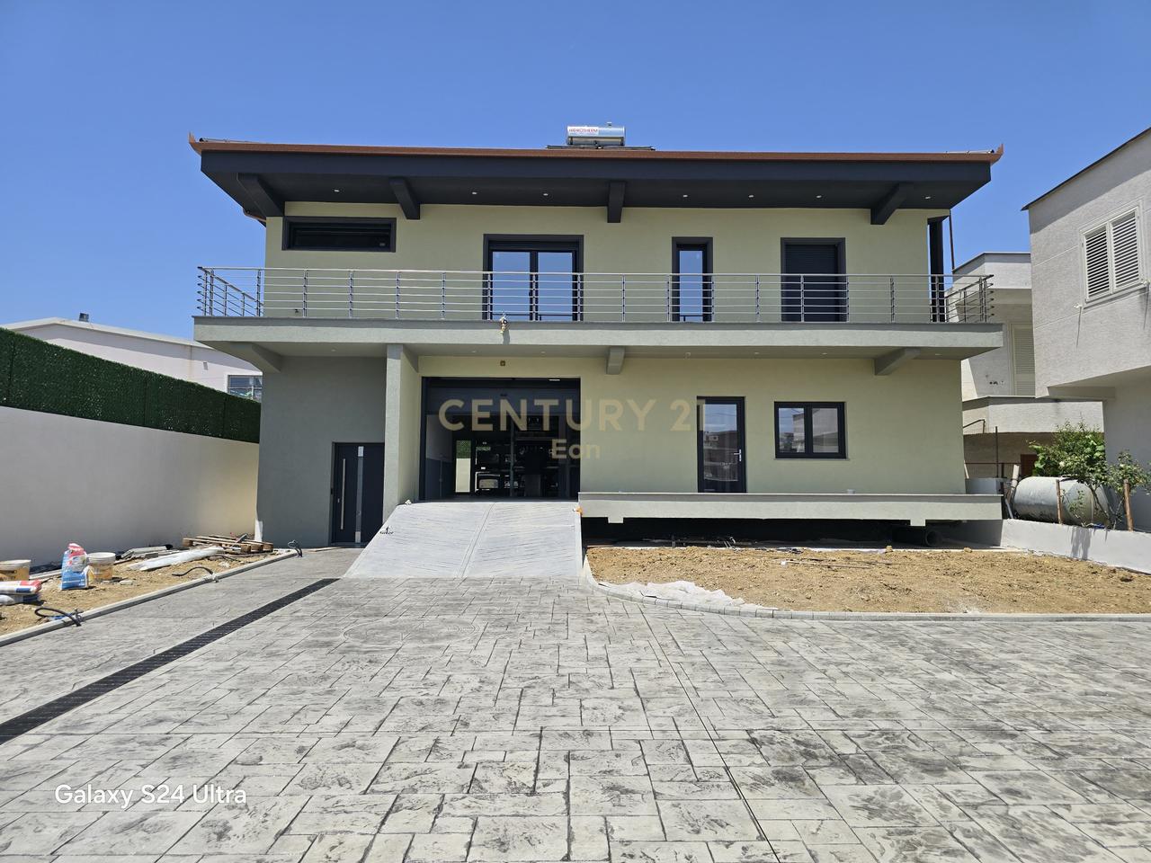 SHITET SUPER VILE ISH KENETA, DURRES 325M2 !