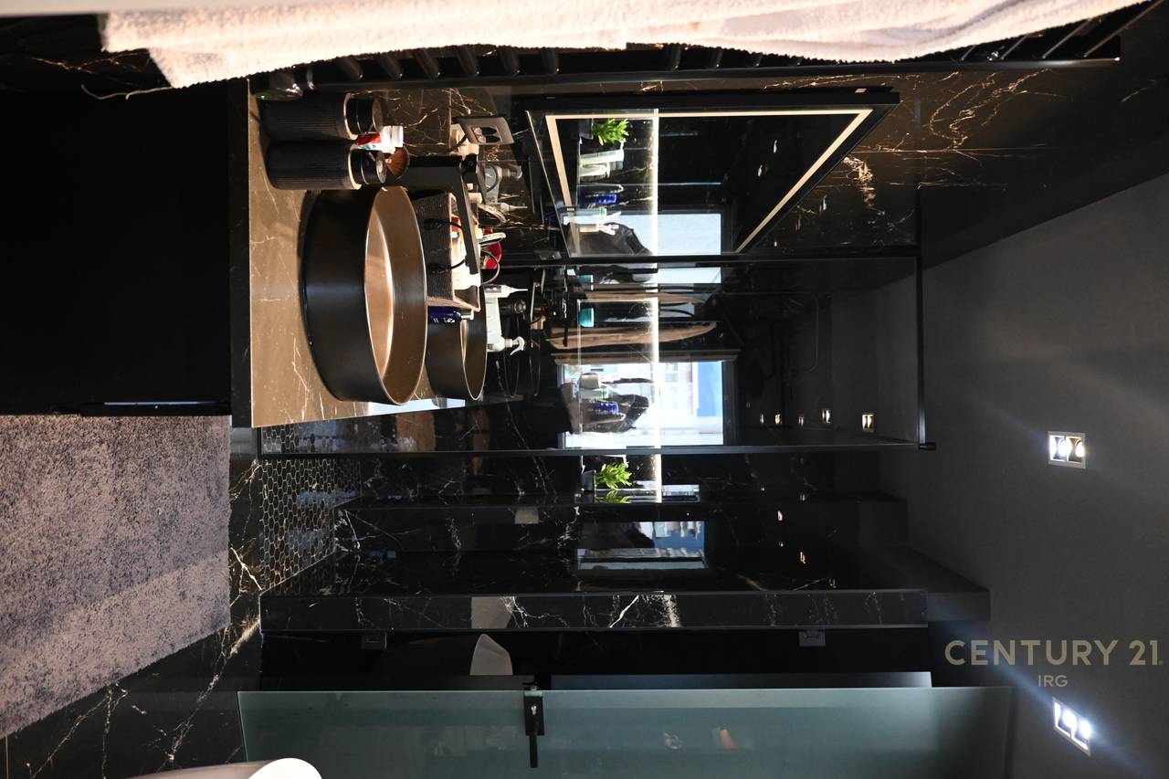 Apartament fantastik për shitje pranë Pazari të Ri, Tiranë