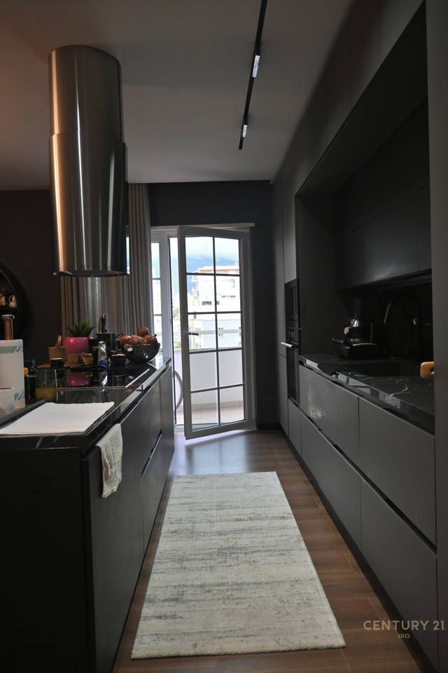 Apartament fantastik për shitje pranë Pazari të Ri, Tiranë