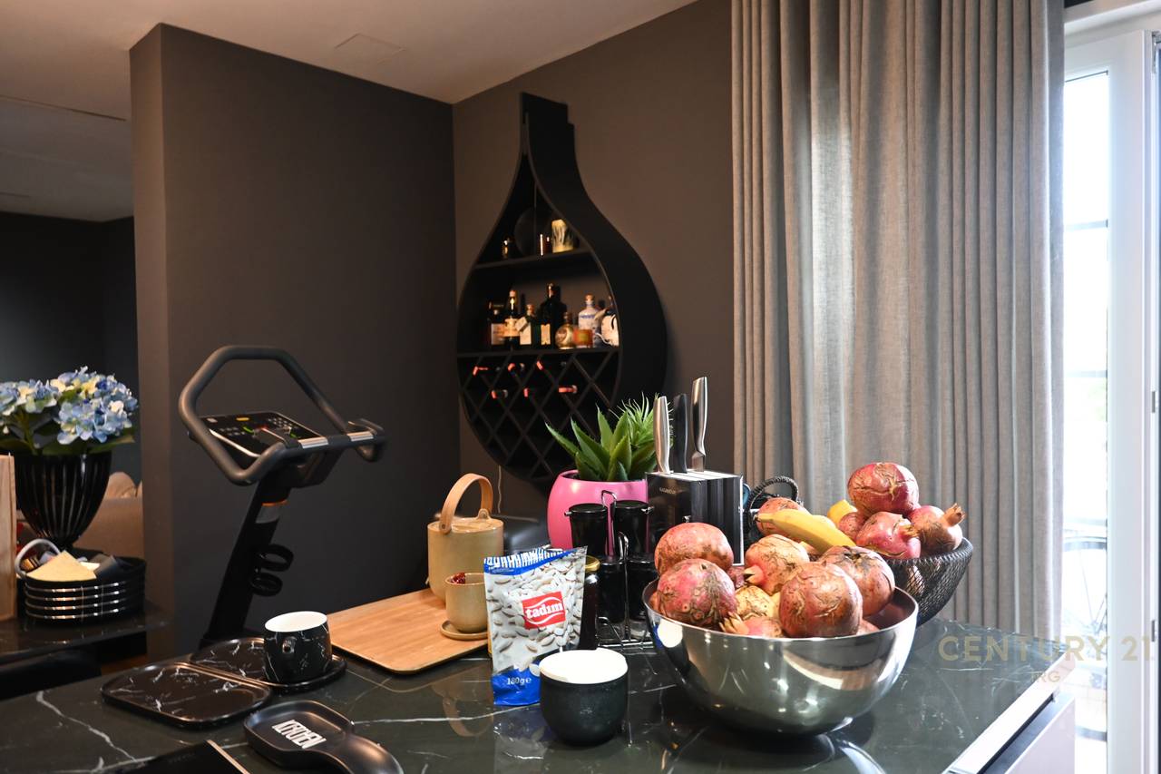 Apartament fantastik për shitje pranë Pazari të Ri, Tiranë