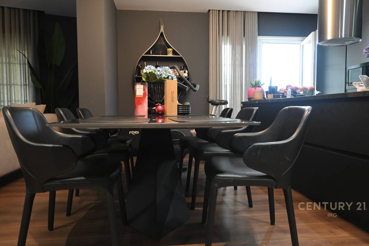 Apartament fantastik për shitje pranë Pazari të Ri, Tiranë