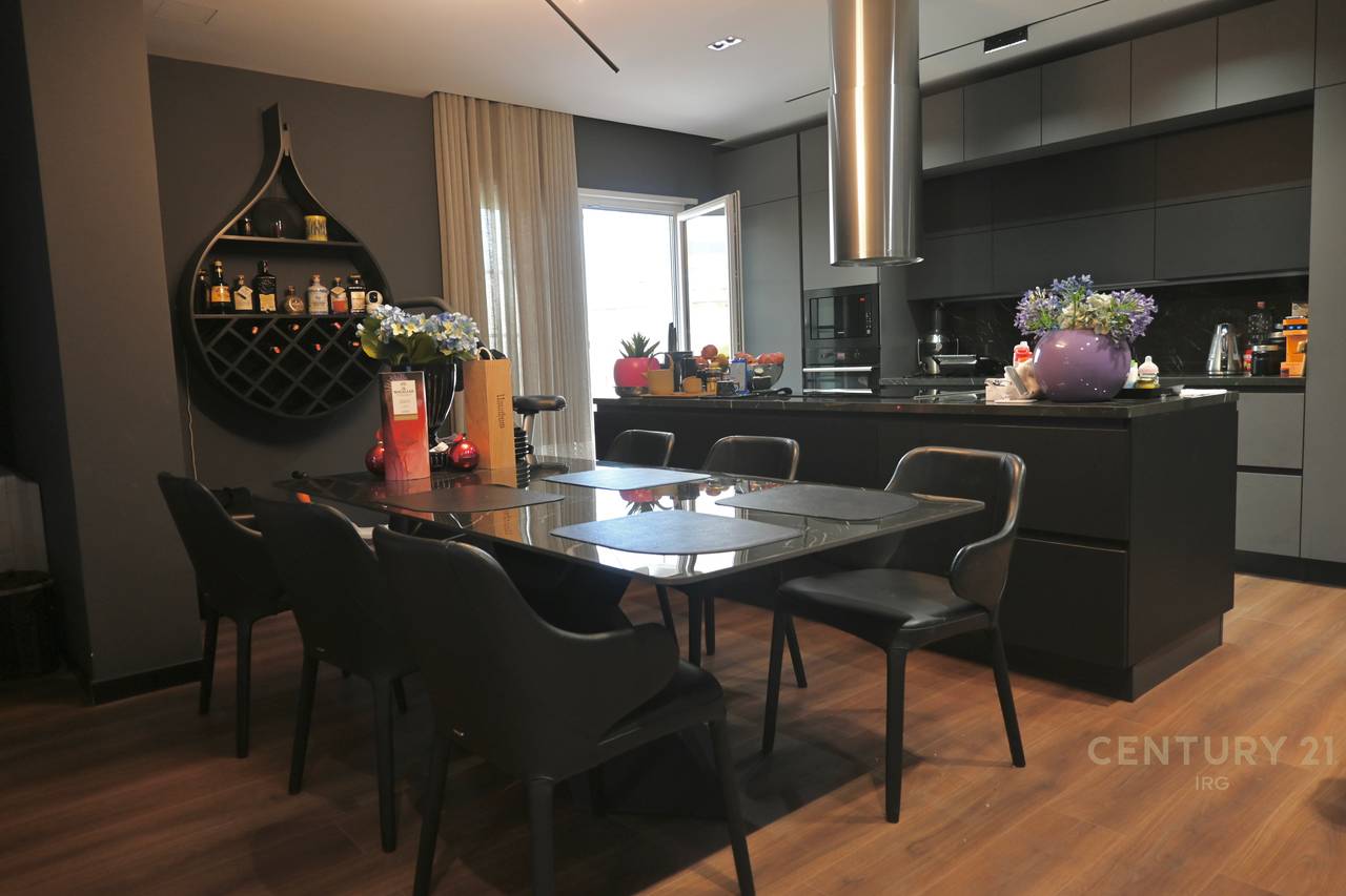 Apartament fantastik për shitje pranë Pazari të Ri, Tiranë