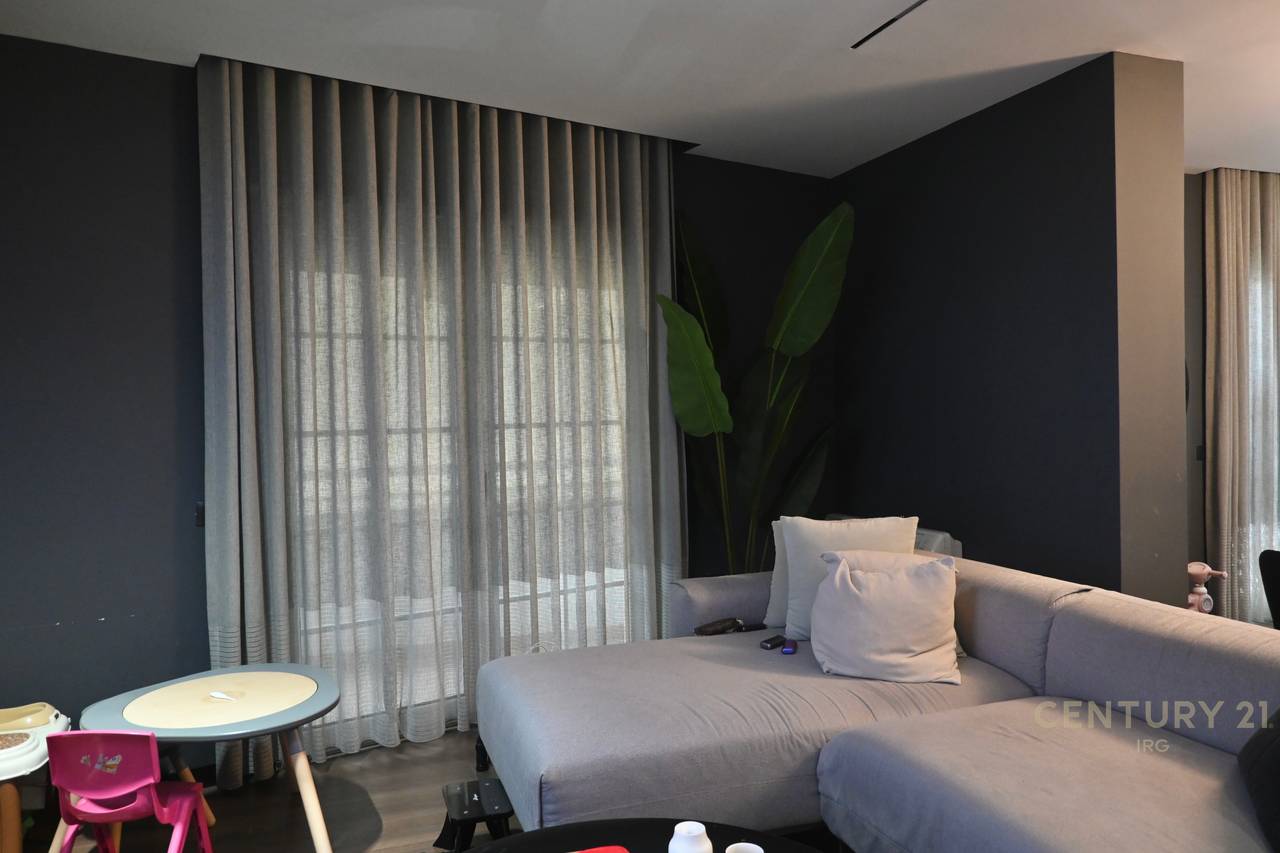 Apartament fantastik për shitje pranë Pazari të Ri, Tiranë