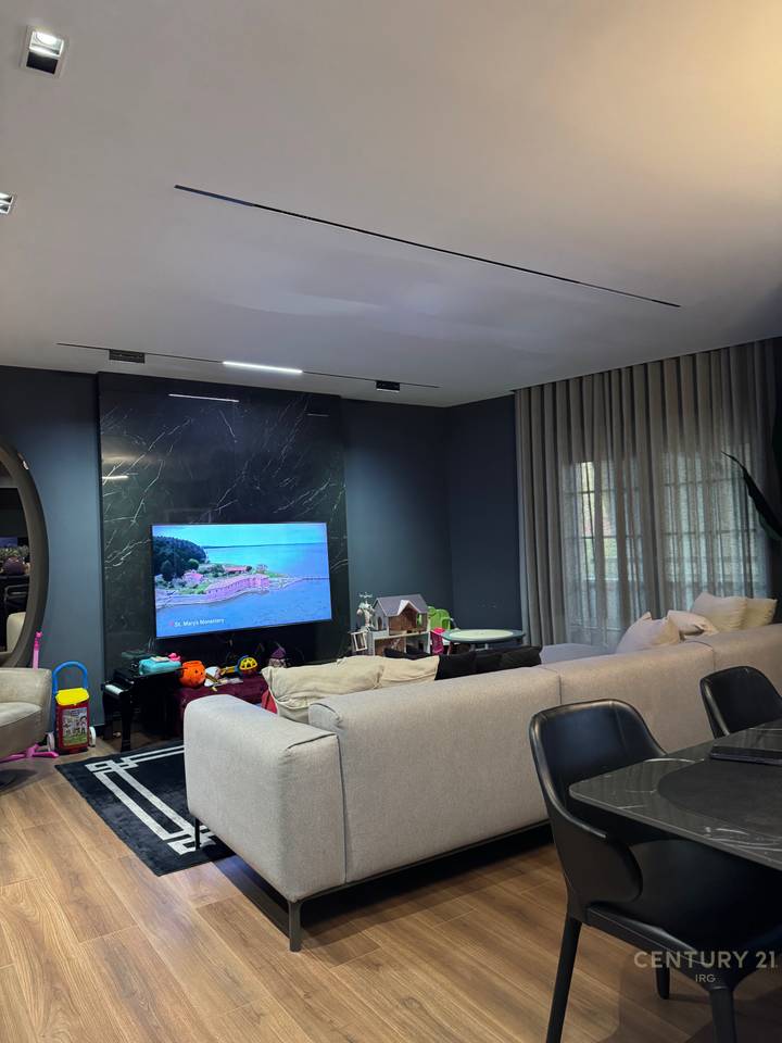 Apartament fantastik për shitje pranë Pazari të Ri, Tiranë