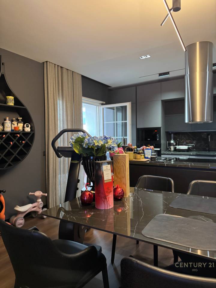 Apartament fantastik për shitje pranë Pazari të Ri, Tiranë