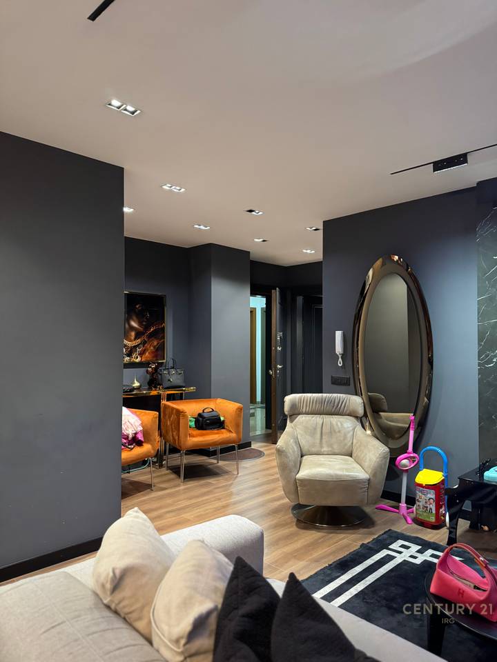 Apartament fantastik për shitje pranë Pazari të Ri, Tiranë