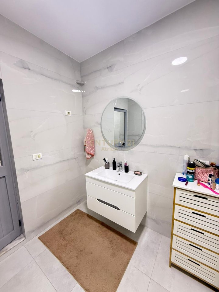 SHESIM APARTAMENT 1+1 PRANE PAZARIT TE RI !