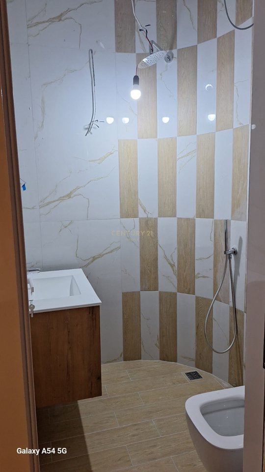 Duplex 2+1+2 in affitto a Shkozë